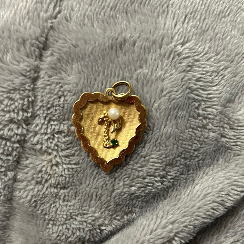 Vintage Gold and White Heart Pendant Necklace